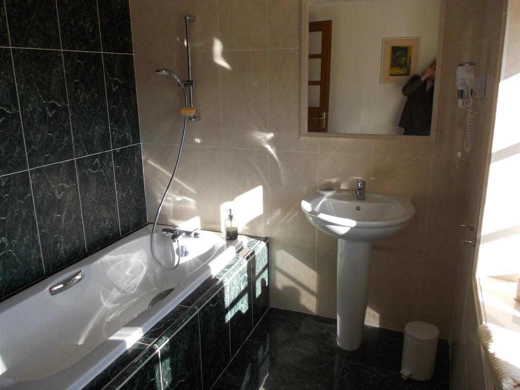 Domaine De Clermont Bed & Breakfast La Roche-en-Brenil Bagian luar foto